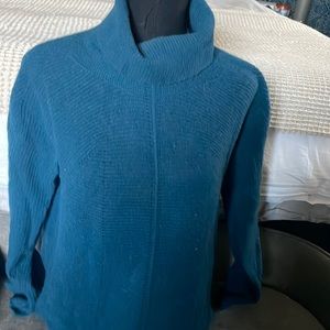 Size medium pretty blue cashmere sweater